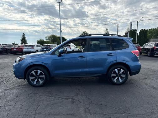Quartz Blue Pearl 2017 Subaru Forester 2.5i Premium