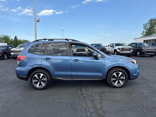 Quartz Blue Pearl 2017 Subaru Forester 2.5i Premium