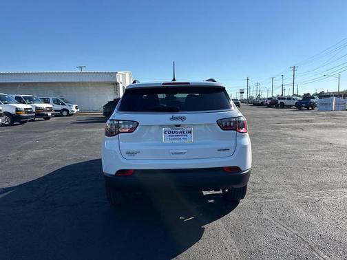 Bright White Clearcoat 2024 Jeep Compass Latitude Lux