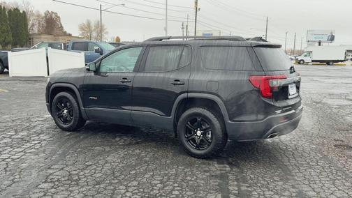 2023 GMC Acadia AWD AT4