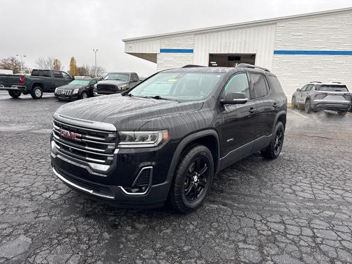 2023 GMC Acadia AWD AT4