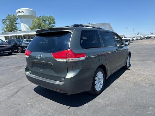 Cypress Pearl 2013 Toyota Sienna LE