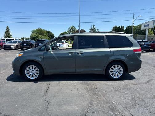 Cypress Pearl 2013 Toyota Sienna LE