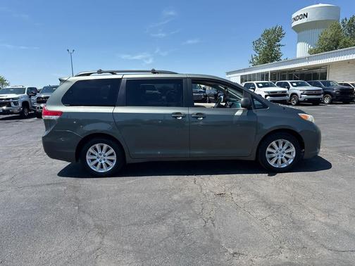 Cypress Pearl 2013 Toyota Sienna LE