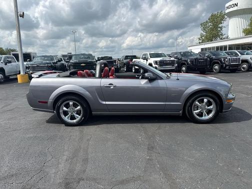 Tungsten Gray Clearcoat Metallic 2006 Ford Mustang GT