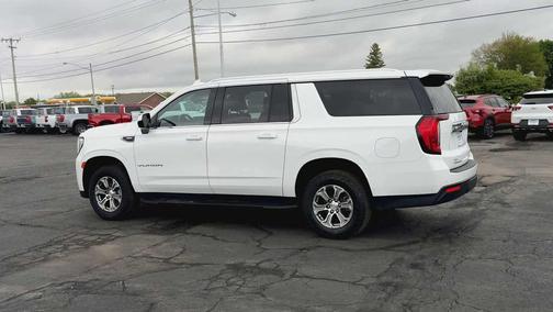 Summit White 2023 GMC Yukon XL SLE