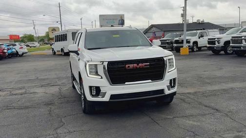 Summit White 2023 GMC Yukon XL SLE