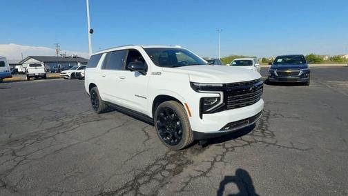 Polar White Tricoat 2026 Chevrolet Suburban High Country, 4WD