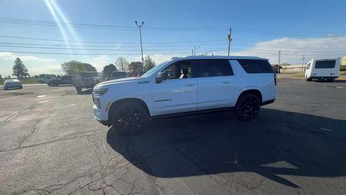 Polar White Tricoat 2026 Chevrolet Suburban High Country, 4WD