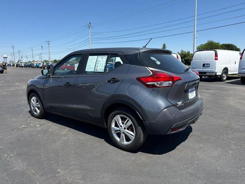 Gun Metallic 2020 Nissan Kicks S