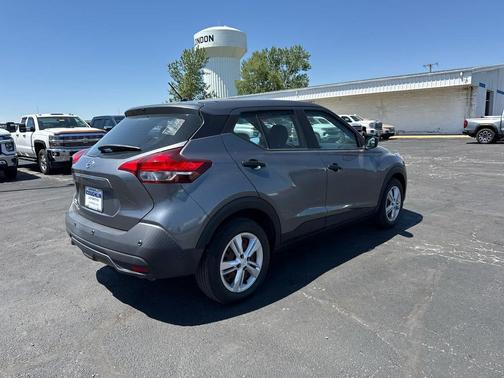 Gun Metallic 2020 Nissan Kicks S
