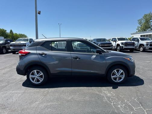 Gun Metallic 2020 Nissan Kicks S