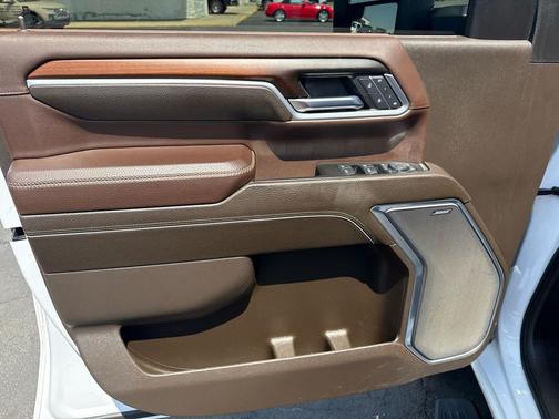 White Frost Tricoat 2025 GMC Sierra 3500 Denali