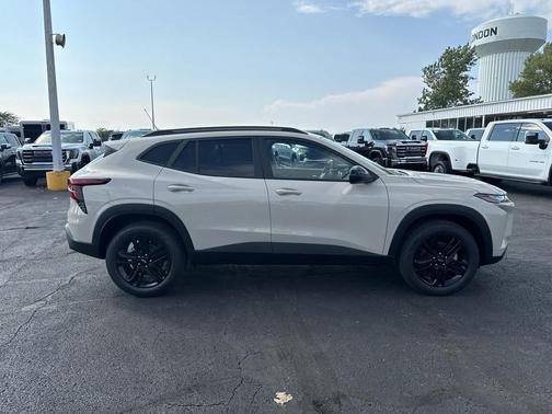 White Sands 2026 Chevrolet Trax FWD ACTIV