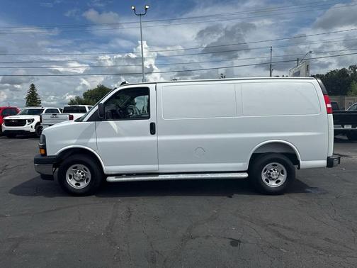 Summit White 2025 Chevrolet Express 2500 LT