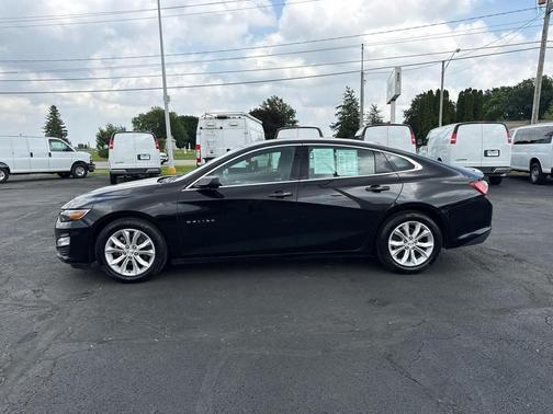 Mosaic Black Metallic 2022 Chevrolet Malibu FWD LT
