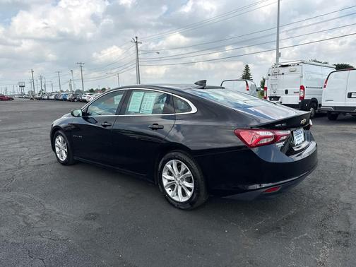 Mosaic Black Metallic 2022 Chevrolet Malibu FWD LT