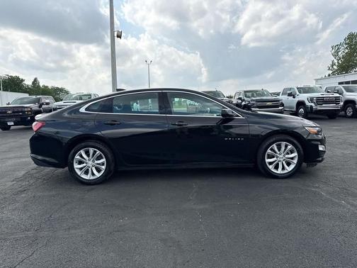 Mosaic Black Metallic 2022 Chevrolet Malibu FWD LT