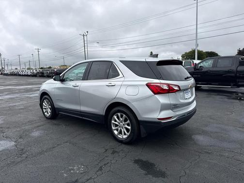 Silver Ice Metallic 2018 Chevrolet Equinox LT