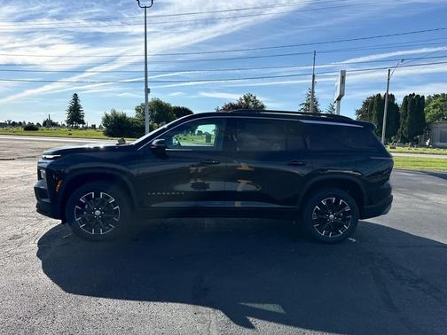Mosaic Black Metallic 2026 Chevrolet Traverse LT