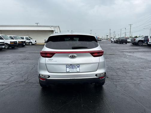 Sparkling Silver 2022 Kia Sportage LX