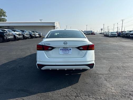 Glacier White 2025 Nissan Altima SV FWD