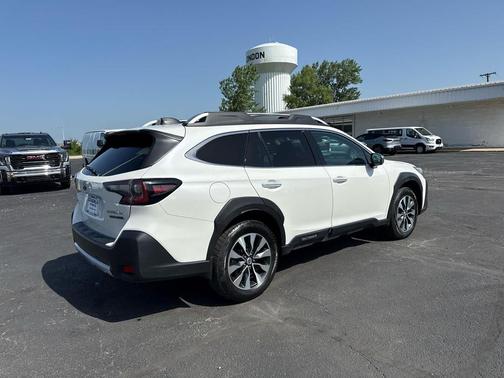 Crystal White Pearl 2024 Subaru Outback Touring XT