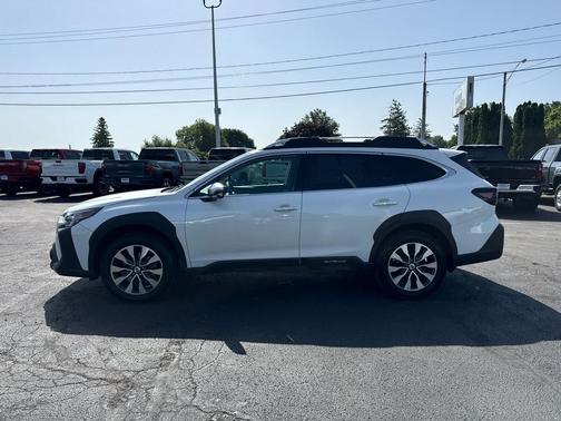 Crystal White Pearl 2024 Subaru Outback Touring XT