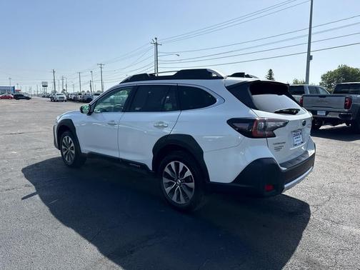Crystal White Pearl 2024 Subaru Outback Touring XT