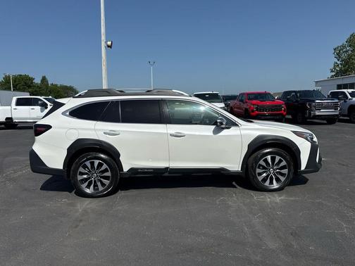 Crystal White Pearl 2024 Subaru Outback Touring XT