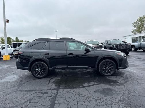Crystal Black Silica 2024 Subaru Outback Onyx Edition