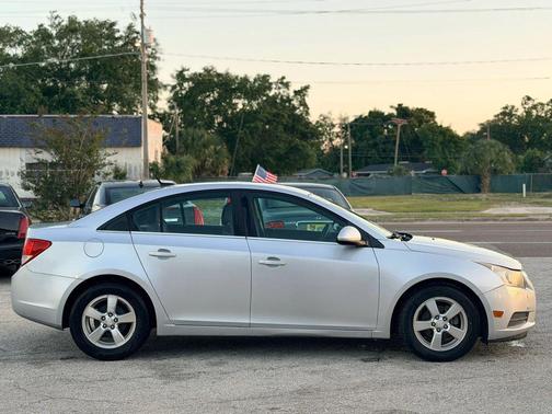 Silver Ice Metallic 2012 Chevrolet Cruze LT
