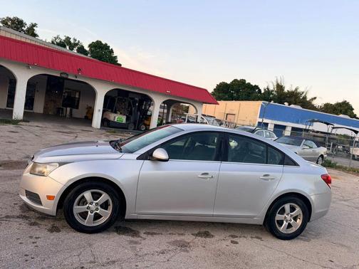 Silver Ice Metallic 2012 Chevrolet Cruze LT