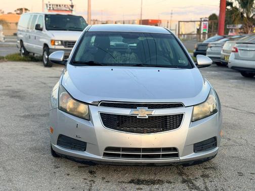 Silver Ice Metallic 2012 Chevrolet Cruze LT