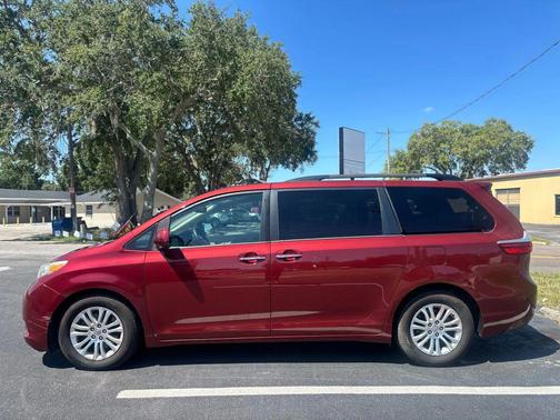 2015 Toyota Sienna XLE