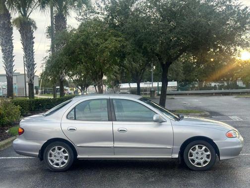 2000 Hyundai ELANTRA GLS