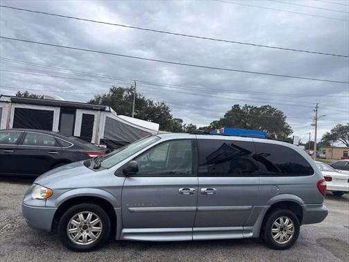 2005 Chrysler Town & Country Touring