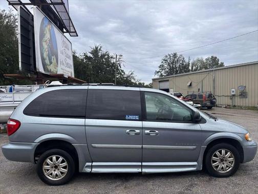 2005 Chrysler Town & Country Touring