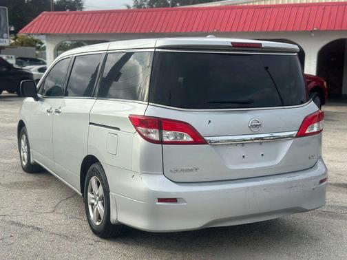2015 Nissan Quest SV