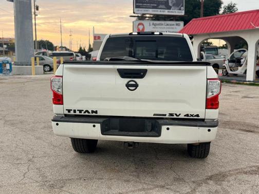 White 2018 Nissan Titan SV