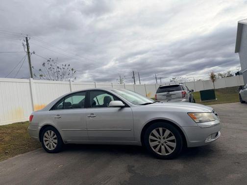 2010 Hyundai SONATA Limited