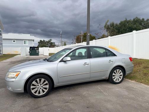 2010 Hyundai SONATA Limited