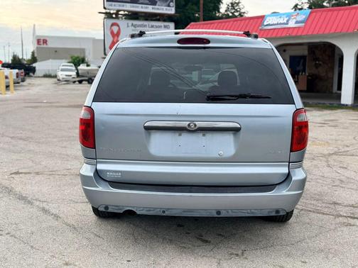 Blue 2005 Chrysler Town & Country Limited