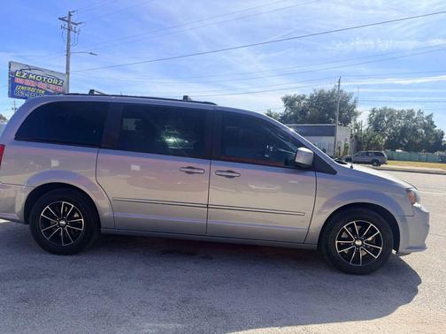 2016 Dodge Grand Caravan R/T