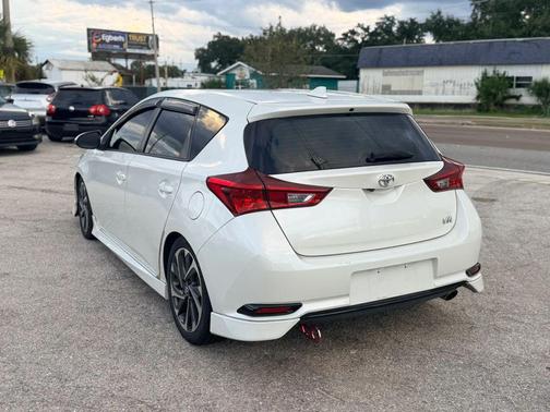 Blizzard Pearl 2017 Toyota Corolla iM Base
