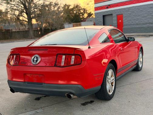 2011 Ford Mustang V6 Premium