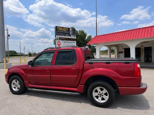 Red 2005 Ford Explorer Sport Trac XLT