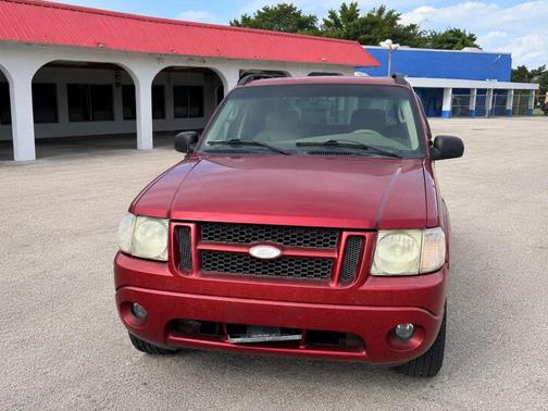 Red 2005 Ford Explorer Sport Trac XLT