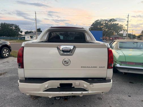 2002 Cadillac Escalade EXT Base