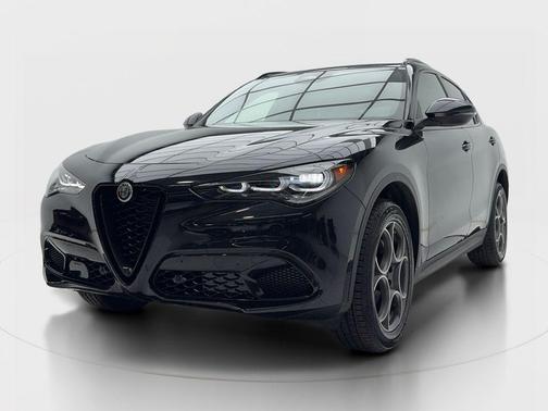 Vulcano Black Metallic 2026 Alfa Romeo Stelvio Base